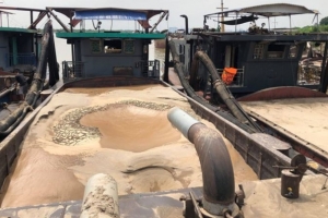 Hà Nội: Khởi tố, bắt tạm giam 15 đối tượng "cát tặc" trên sông Hồng