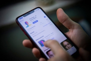 Ứng dụng chỉnh ảnh 'chuyển giới' đang gây sốt FaceApp có an toàn để sử dụng?