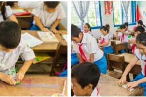 Trẻ em Quảng Ngãi phấn khởi với ‘Sữa học đường’