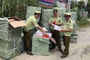 Lào Cai: Phát hiện, tạm giữ gần 600 đôi giày thể thao nhập lậu