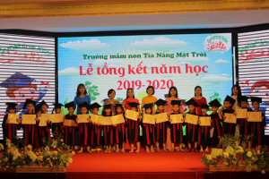 Hà Nội: Trường Mầm non Tia nắng mặt trời tổ chức bế giảng năm học 2019 – 2020