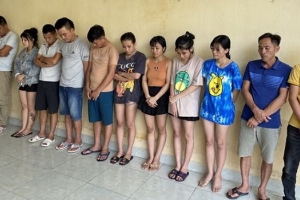 Thanh Hóa: Bắt quả tang 12 thanh niên mở "tiệc" ma túy bay lắc trong quán karaoke
