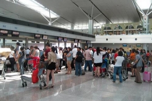Khách có vé nhưng không được lên máy bay do hãng bán quá số ghế