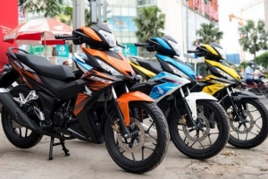 Xe máy giảm giá mạnh vẫn không có khách mua