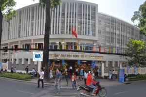 Trường Đại học Kinh tế TP.HCM tạm cho sinh viên nghỉ học vì dịch Covid-19