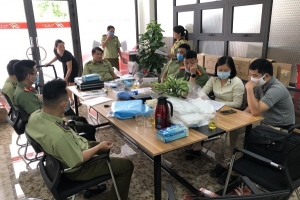 Hà Nội: Tạm giữ 24.000 chiếc găng tay cùng 142 kg găng tay cao su không rõ nguồn gốc