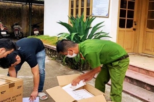Quảng Trị: Bắt giữ xe tải chở 2.500 bao thuốc lá lậu