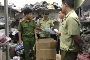 Tuyên Quang: Thu giữ hàng nghìn khẩu trang, quần áo giả nhãn hiệu