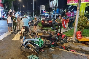 TP.HCM: Ban ATGT yêu cầu làm rõ nguyên nhân vụ ô tô đâm nhiều xe máy tại quận Bình Thạnh