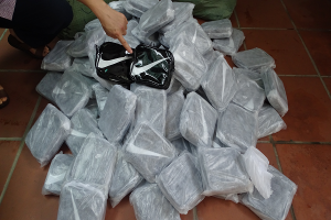Quảng Ninh: Phát hiện và thu giữ 90 chiếc túi xách không rõ nguồn gốc
