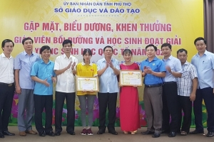 Phú Thọ: Khen thưởng giáo viên bồi dưỡng và học sinh đoạt giải Olympic Sinh học quốc tế năm 2020