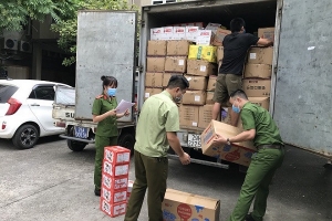 Hà Nội: Thu giữ thêm hàng nghìn sản phẩm bánh trung thu, nước hoa quả không rõ nguồn gốc xuất xứ