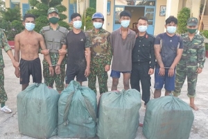 Kiên Giang: Bắt 4 đối tượng vận chuyển lậu 2.000 gói thuốc lá ngoại