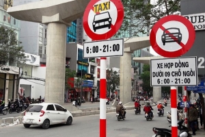 Hà Nội: Khôi phục lại các biển cấm taxi theo giờ trên một số tuyến phố