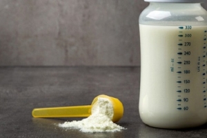 Hàng chục mẫu sữa Nutrilatt 1 và 2 của Singapore có hàm lượng sắt, kẽm thấp hơn quy định
