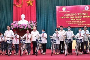 Phù Ninh (Phú Thọ) Chương trình "Tiếp sức cho em đến trường" năm 2020