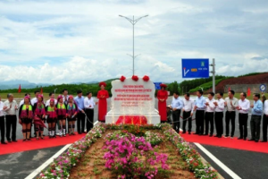 Quảng Ninh tổ chức gắn biển công trình chào mừng Đại hội Đảng bộ tỉnh