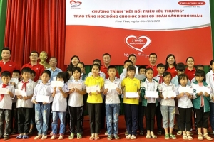 Công ty BHNT Dai-ichi Life Việt Nam trao 126 suất học bổng cho học sinh hoàn cảnh khó khăn tại tỉnh Phú Thọ