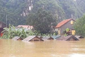 Dự báo thời tiết 12/10: Miền Trung ngập lụt kéo dài
