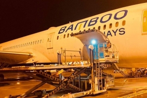 Bamboo Airways vận chuyển miễn phí hàng cứu trợ đến các tỉnh miền Trung