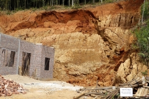 Thanh Hóa: Có gần 4.000 hộ dân nằm trong vùng nguy cơ sạt lở đất