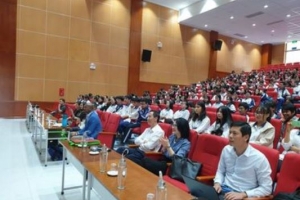Trường THPT Chuyên Vĩnh Phúc giao lưu đại diện Đại sứ quán Hoa Kỳ
