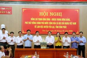Phó Thủ tướng Chính phủ Trịnh Đình Dũng về làm việc tại huyện Yên Lạc