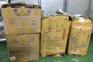An Giang: Phát hiện ô tô tải vận chuyển nhiều hàng hóa nhập lậu
