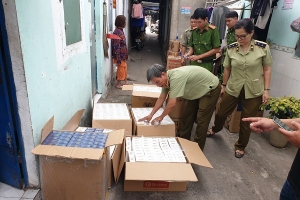 Phá tụ điểm tại Bình Dương tàng trữ hơn 10.000 bao thuốc lá nhập lậu