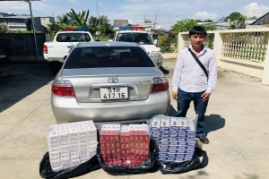 An Giang: Bắt ôtô vận chuyển gần 1.500 bao thuốc lá lậu