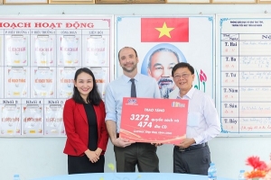 Vĩnh Long: Trao tặng hơn 3.000 đầu sách cho học sinh