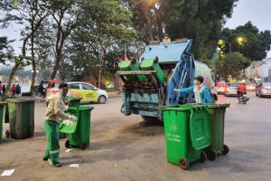 Năm 2021: Hà Nội sẽ giao quận, huyện làm chủ đầu tư đấu thầu vận chuyển rác