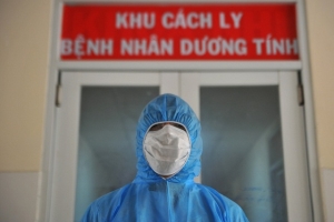 Việt Nam có thêm 10 ca mắc Covid-19 được cách ly ngay sau khi nhập cảnh