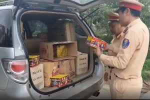 Thanh Hoá: Bắt giữ 11kg pháo nổ vận chuyển trái phép