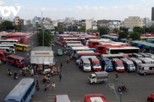 Bộ GTVT yêu cầu xử lý nghiêm tình trạng tăng giá vé tàu xe dịp Tết