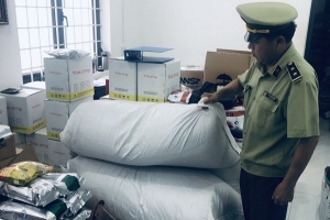 Tạm giữ hơn 830kg nguyên liệu chế biến trà sữa không có hóa đơn, chứng từ