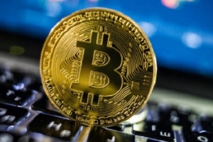 Giá Bitcoin thiết lập kỷ lục mới, vượt ngưỡng 21.000 USD