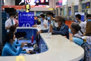 Vé máy bay Tết dương lịch tăng 'sốc', nhiều người đắn đo trong việc đi chơi dịp tết
