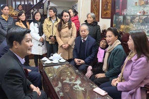 Chủ tịch Quốc hội Nguyễn Thị Kim Ngân thăm gia đình chính sách tại Thừa Thiên Huế