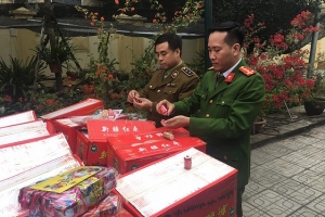 Hà Nội: Thu giữ hơn 10 tấn bánh kẹo không rõ nguồn gốc chuẩn bị đưa ra thị trường
