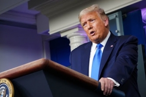 Tổng thống Donald Trump ký duyệt gói ngân sách cứu trợ Covid-19 trị giá 900 tỷ USD