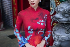 Hoa hậu Tiểu Vy: Khoe nhan sắc “nàng Xuân” đón Xuân Canh Tý 2020