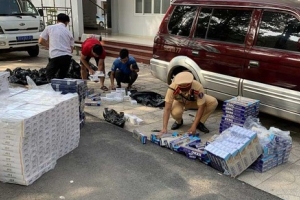 Tạm giữ 3 đối tượng vận chuyển hơn 15.000 bao thuốc lá lậu