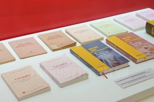 Trưng bày 10.000 cuốn sách tại Triển lãm Kỷ niệm 90 năm Ngày thành lập Đảng Cộng sản Việt Nam