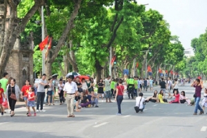 Hà Nội: Tạm dừng hoạt động không gian đi bộ ở hồ Gươm