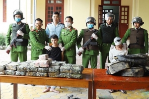 Hà Tĩnh: Mật phục, bắt 2 đối tượng vận chuyển 45 kg ma túy