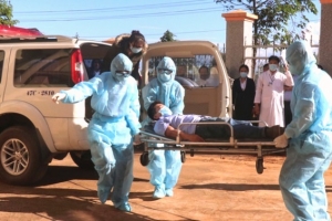 Đắk Lắk: Cách ly 45 người trên xe khách có 2 cô gái tiếp xúc gần với du khách mắc Covid - 19