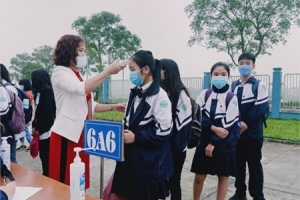 Nhiều địa phương tiếp tục cho học sinh nghỉ học để tránh dịch Covid-19