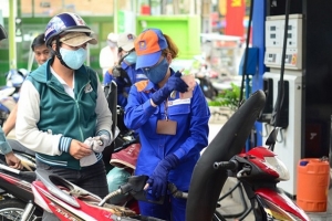 Giá xăng tăng thêm gần 500 đồng/lít