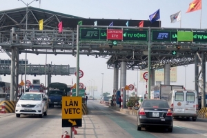 TP.HCM kiến nghị bắt buộc ô tô dán thẻ thu phí không dừng